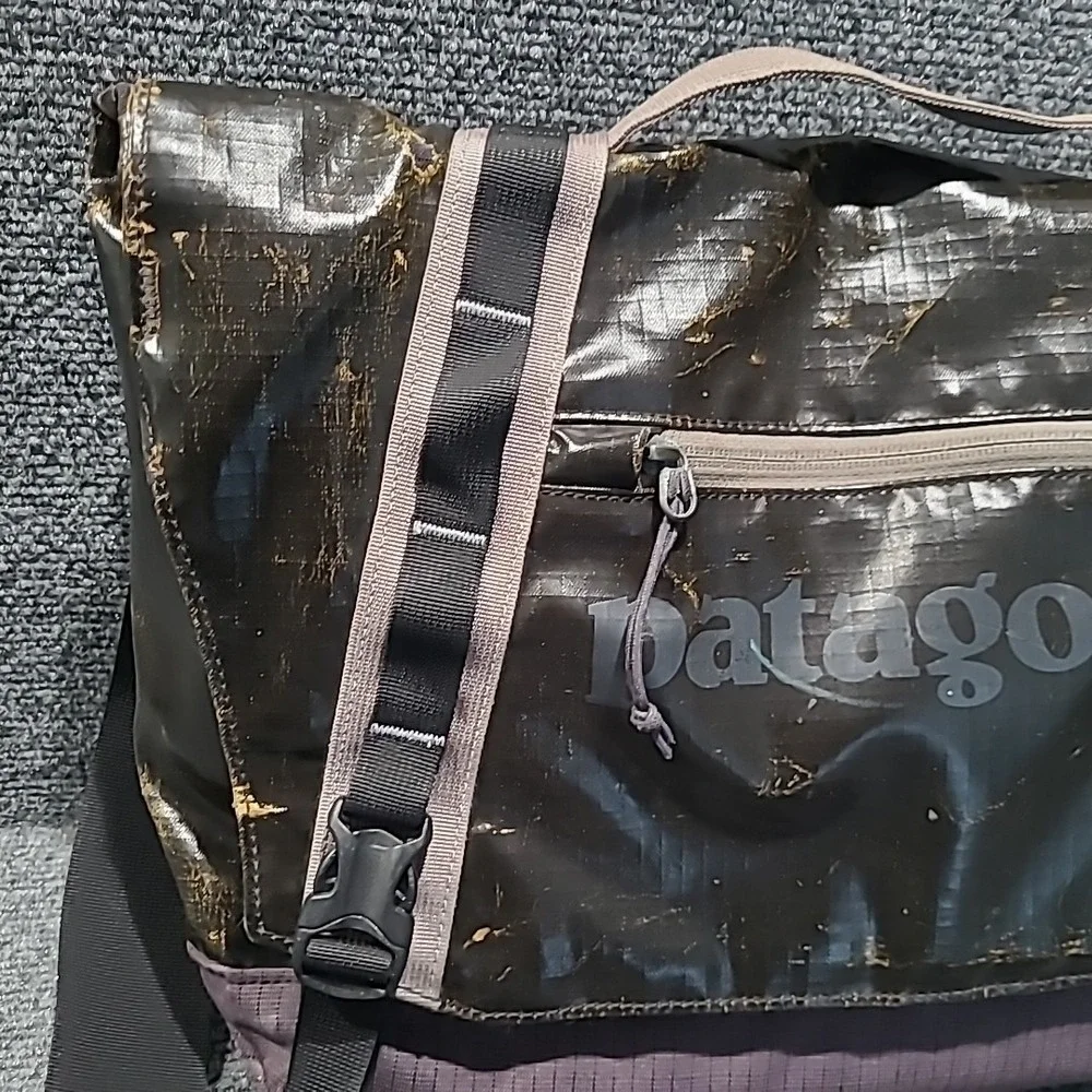 patagonia Black Hole‎ Messenger Bag Black  Limited Edition